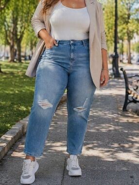 NWT Levi’s Heritage Boyfriend Jeans 22W Plus Size Distressed Stretch Ankle Denim